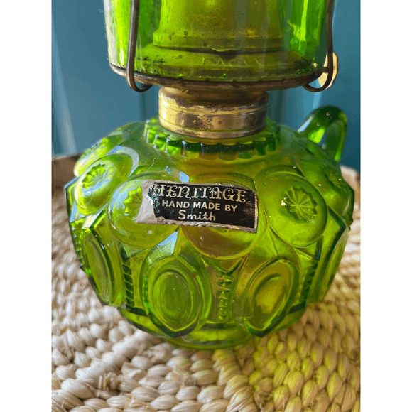 Vintage Heritage L. E. Smith Green Glass Moon and Stars Oil Lamp w/Sticker - Picture 7 of 8
